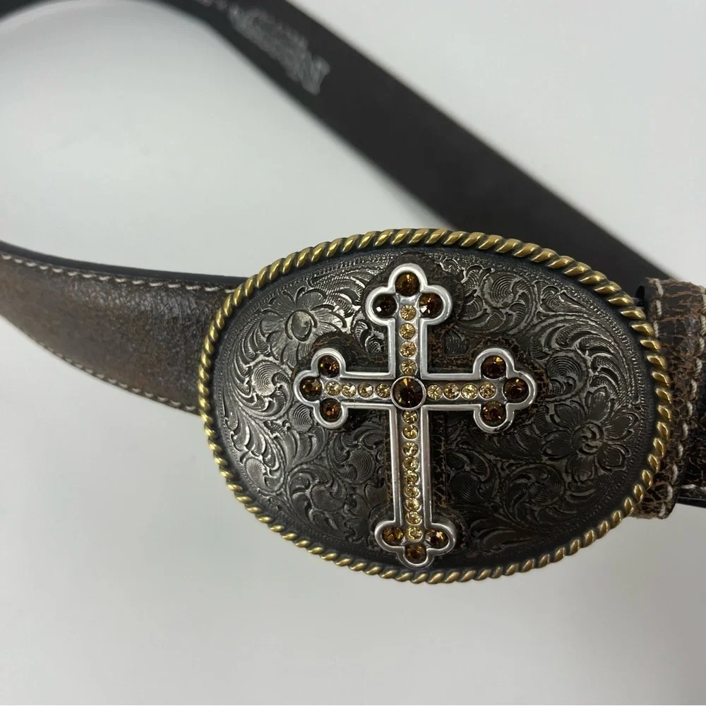 Nocona Luxury‎ Leather Belt with silver Cross buckle/ brushed gold.